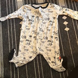 Magnetic Me modal Footie